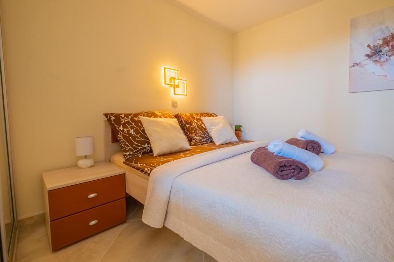 Apartments Laganini Нови-Винодолски Экстерьер фото