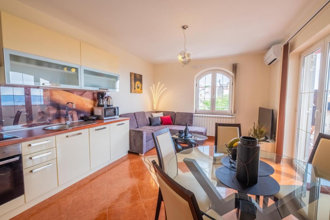 Apartments Laganini Нови-Винодолски Экстерьер фото