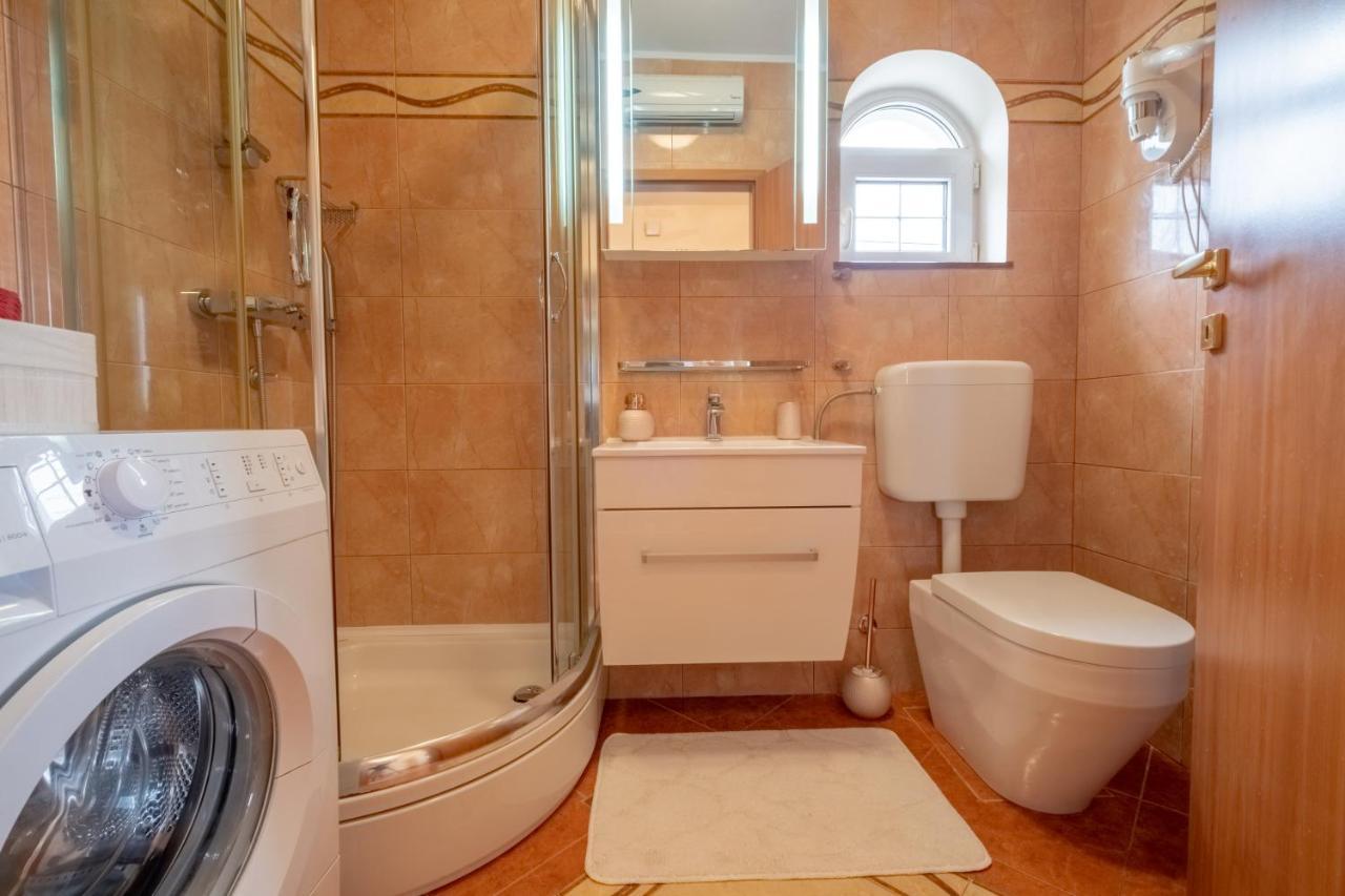 Apartments Laganini Нови-Винодолски Экстерьер фото